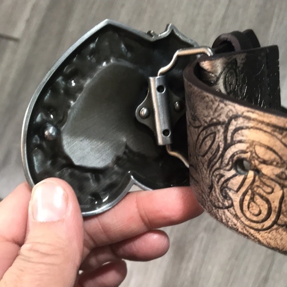 Red Heart Enamel Buckle Belt size M - Picture 3 of 8